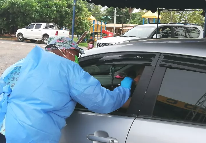 El número de casos activos ha disminuido considerablemente, teniendo alrededor de 140 casos, mientras que la cifra de nuevos positivos diarios es de menos de 10.