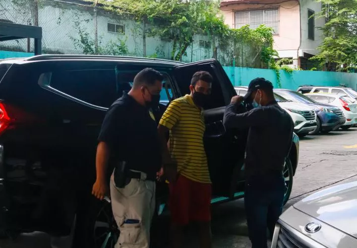 Llegada al SPA del imputado, bajo custodia policial. Fotos: Edwards Santos