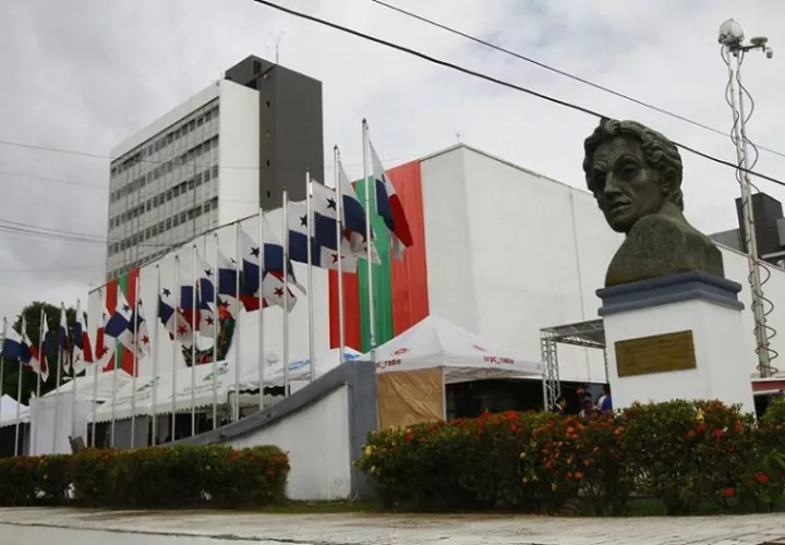 Vista externa de la Asamblea Nacional de Diputados de Panamá.