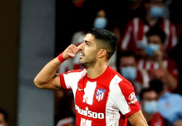 El festejo de Luis Suárez levantó la polémica. Foto:EFE