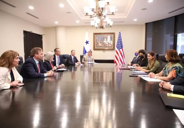 Cancillería de Panamá recibió hoy a un grupo de congresistas de EEUU liderado por la senadora Joni Ernst.