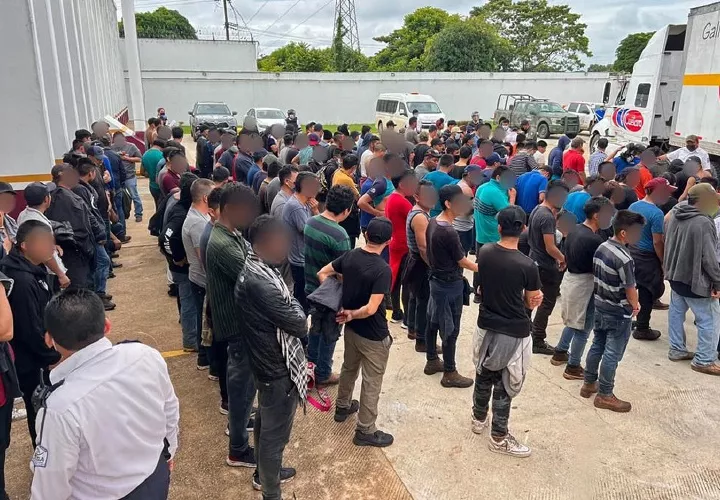 Los migrantes fueron trasladados a la estación Migratoria de Acayucan. FOTO/EFE