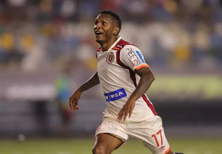 Alberto “Negrito” Quintero, del Universitario. Foto:EFE