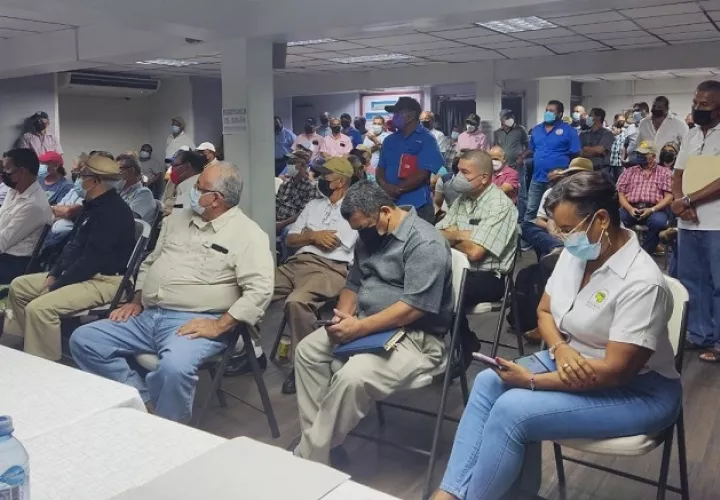 La dirigencia de los transportistas hace el llamado al presidente de la República Laurentino Cortizo, para que se reúna lo antes posible con los transportistas pertenecientes a Cotradin.