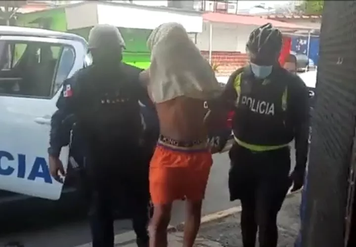 Hoy fue retenido en la calle 11 y 12 de Colón, entre las avenidas Meléndez y Santa Isabel.