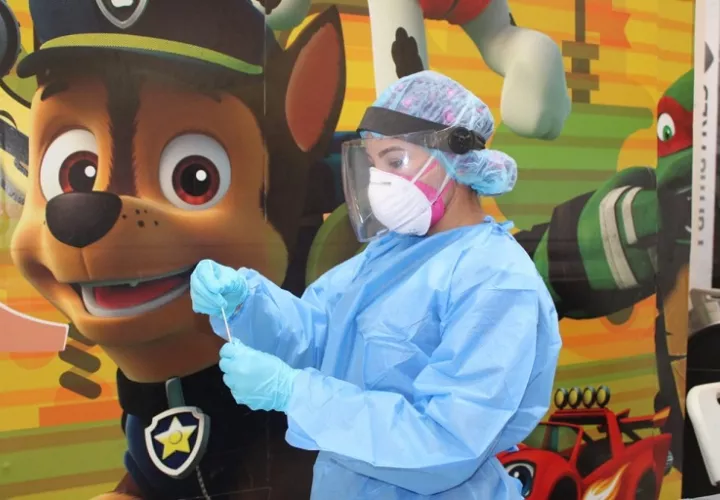 Punto de hisopados de detección de #COVID19 en el Estadio Omar Torrijos Herrera de Santiago.