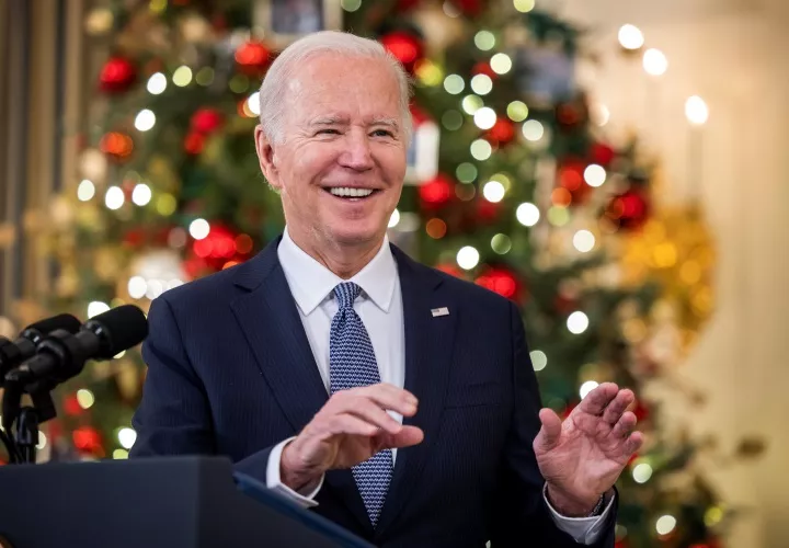 Joe Biden firmó una ley para evitar un cierre de la Administración.  FOTO/EFE