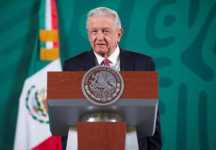  mandatario mexicano, Andrés Manuel López Obrador, durante una rueda de prensa en Palacio Nacional, de la Ciudad de México (México). EFE