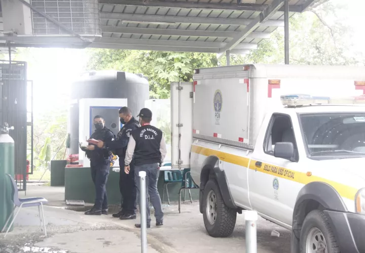 Ruiz Pittí, malherido, fue trasladado al centro de salud de Alcalde Díaz, sin embargo, no sobrevivió y a las 9:25 a.m. los médicos dictaminaron su muerte. Fotos: Landro Ortiz