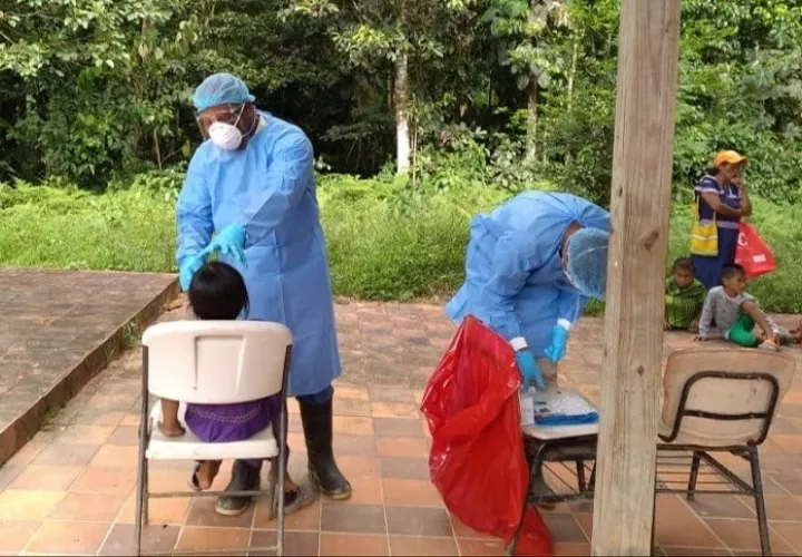 Hoy el índice positividad se ubicó en el 2.6%, mientas que la tasa de letalidad se mantuvo en 1.5%.