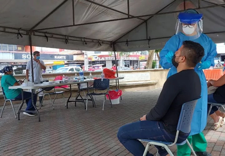 Un total de 6,946 pacientes mantienen la enfermedad del SARS-CoV-2 activa.