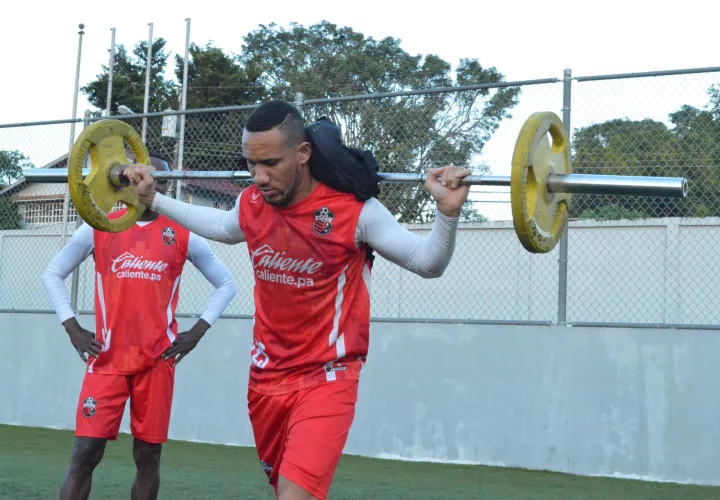 Francisco Palacios, defensor del San Francisco. 