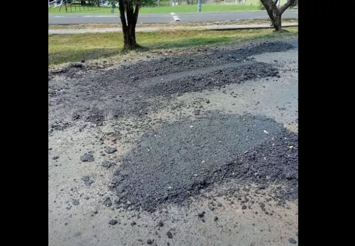 Exigen al ministro del MOP, Rafael Sabonge, que les dé &quot;una solución y arregle eso&quot;.
