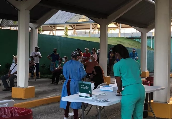 Punto para la toma de hisopados el centro comercial MegaMall está funcionando de lunes a viernes de 7:00 a.m. a 3:00 p.m. 