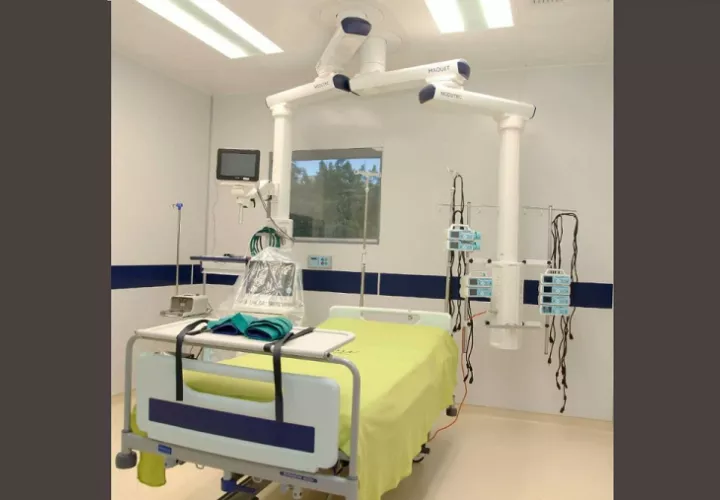  Actualmente el sistema de salud cuenta con una disponibilidad de 354 camas en la UCRE; 350 en UCI y 1,600 en salas de hospitales a nivel nacional.