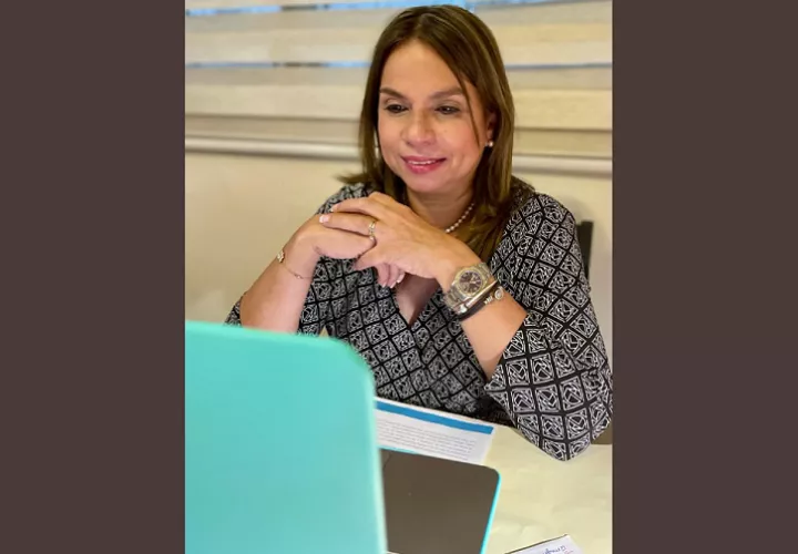  Ministra de Educación, Maruja Gorday de Villalobos