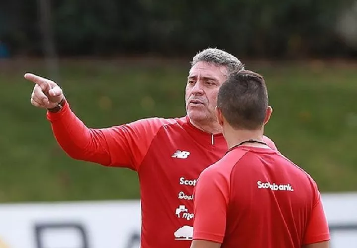 Luis Fernando Suárez, técnico de la selección tica. Foto: EFE