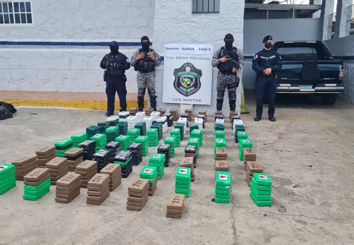 Los  17 bultos contenían 388 paquetes de droga.