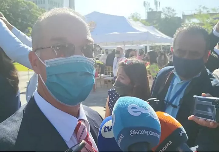 Para lograr que el Tribunal Electortal proceda con la revocatoria se requiere la recolección de firmas del 30% del padrón.