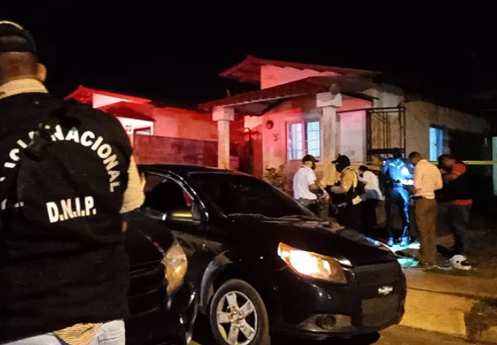 Vista general de la parte externa de la vivienda en donde ocurrió el crimen.