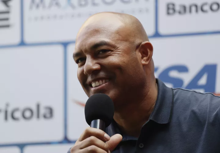 Mariano Rivera visita este viernes un centro de formación académica y deportiva para jóvenes salvadoreños. /EFE