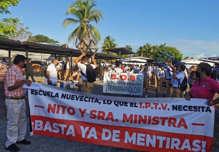Comunidad educativa del IPT de Veraguas reclaman la culminación de la construcción del nuevo edificio.