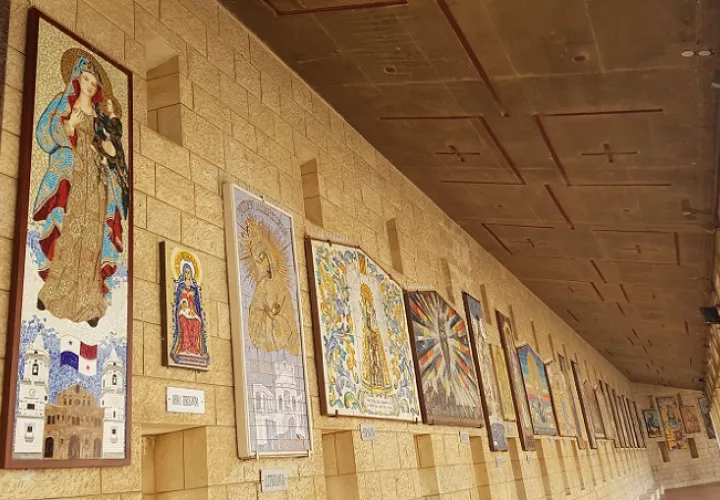 Santa María la Antigua ya está en la galería de imágenes Marianas en el santuario de Asunción en Nazaret.