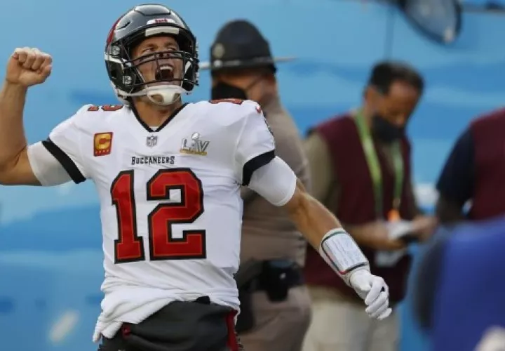 Tom Brady lo pensó mejor y decidió regresar.