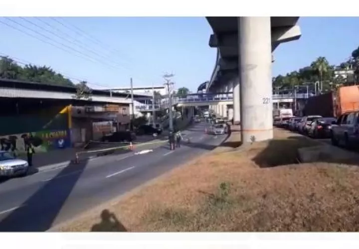 En el accidente está involucrado el conductor de un auto, tipo pick up. Video/Foto: Landro Ortiz 