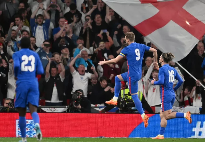 Harry Kane (9) festeja su gol. Foto: EFE