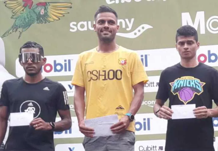 Premiación de los 10 kilómetros en la rama masculina. Foto: Cortesía