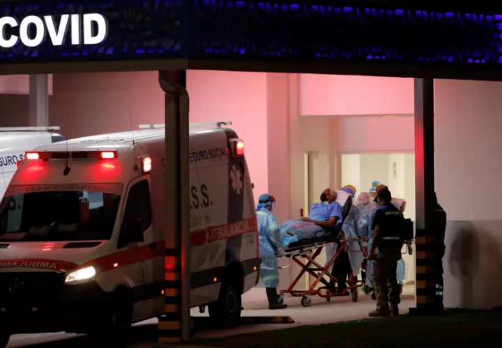 Los pacientes que presentan complicaciones deben ser hospitalizados.