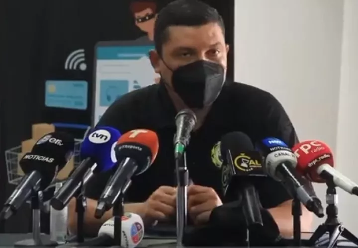 En la imagen el comisionado Irving Castillo Subdirector de la DIJ.