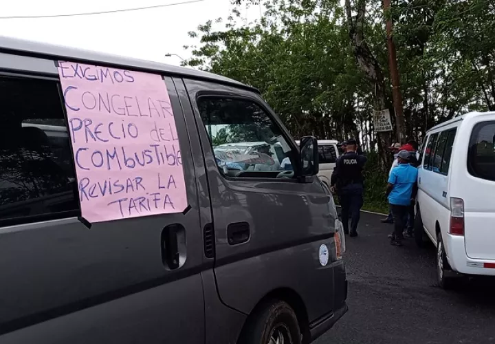 Los transportistas chorreranos han protestas en varias ocasiones contra e alza de precio de los combustibles.
