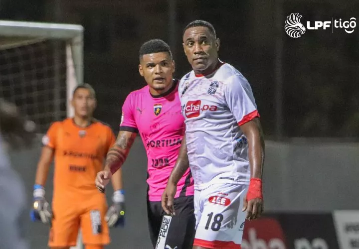 Los jugadores no salieron a la cancha. Foto: LPF