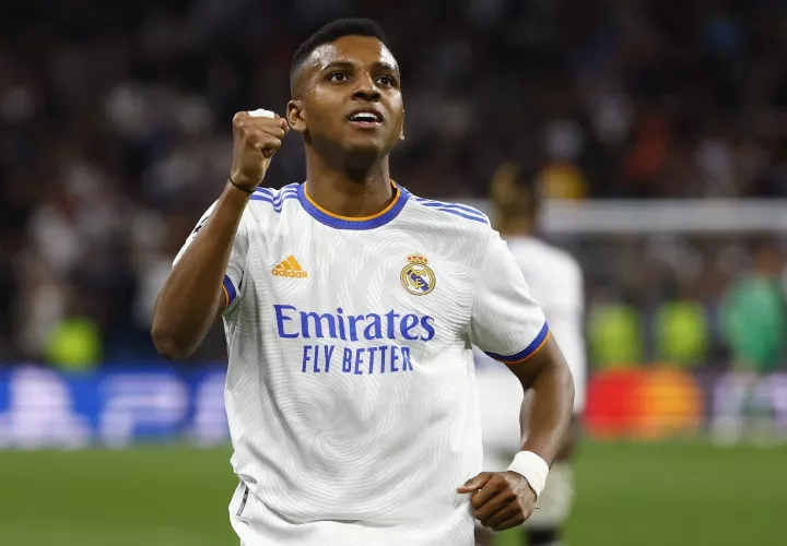Rodrygo celebra el segundo gol del equipo madridista durante el encuentro correspondiente a la vuelta de las semifinales de la Liga de Campeones. Foto: EFE