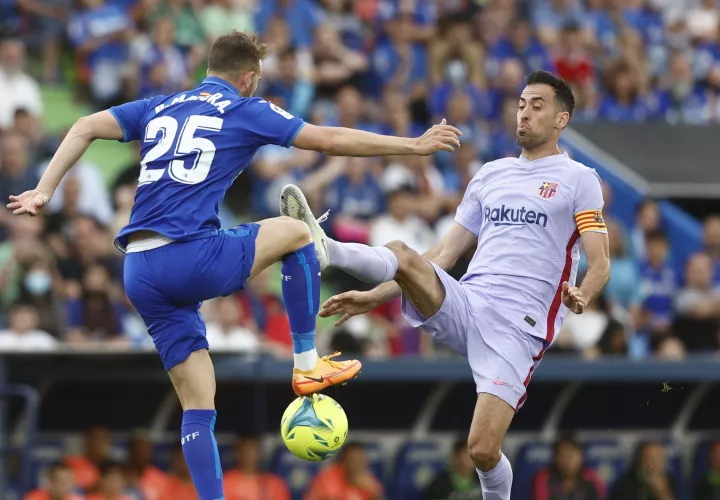 Sergios Busquets (d) / Foto: EFE