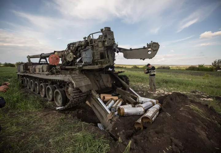 tanque abandonado en la región de Kharkov, ese sábado. EFE