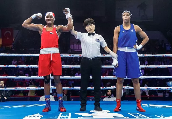 La panameña Atheyna Bylon cuando es decretada ganadora en el combate de semifinales del Mundial de Boxeo Olímpico. Foto: Fedebop