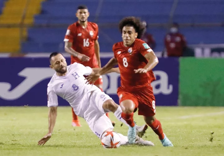 Adalberto “Coco” Carrasquilla es uno de los futbolistas citados por Thomás Christiansen. Foto: EFE