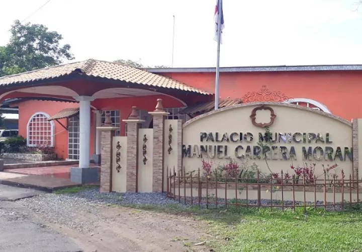 Vista exterior de la sede del Municipio de San Félix.