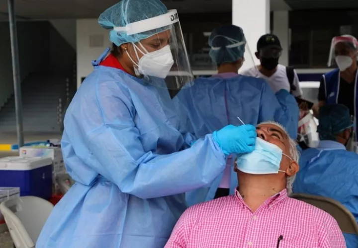 Continúa la tomas de hisopados en los Estadios Rod Carew y en el Emilio Royo de lunes a domingo de 8:00 a.m. a 2:00 p.m. 