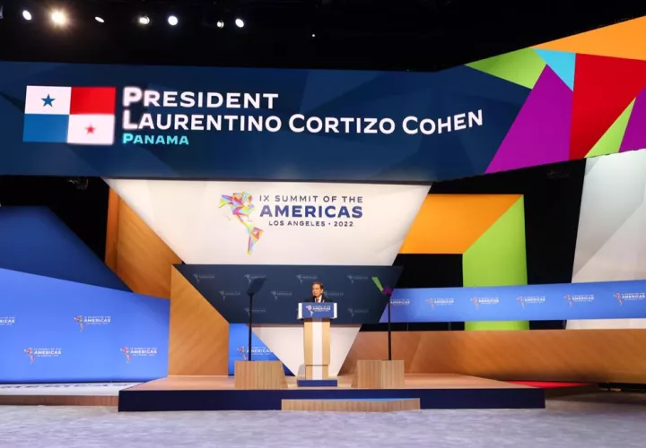 La pregunta queda en el aire. Cuánto se invirtió en este viaje, cuáles esperan serán los resultados reales y no en papel y cuál fue la función de cada uno de las personas que viajaron con el mandatario. 