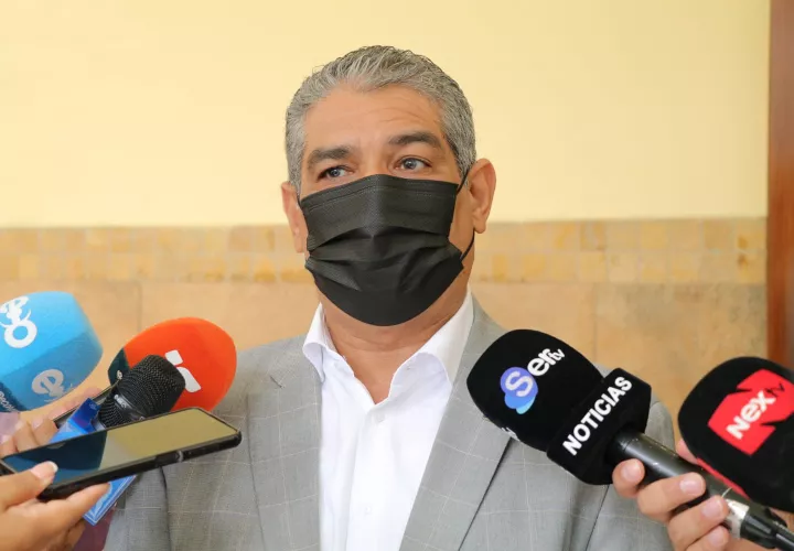 Ministro de Salud, Luis Francisco Sucre.