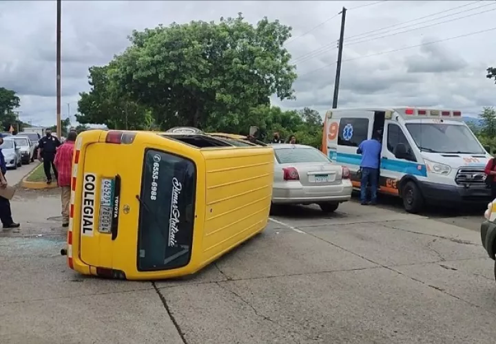 El colegial quedó completamente de lado.