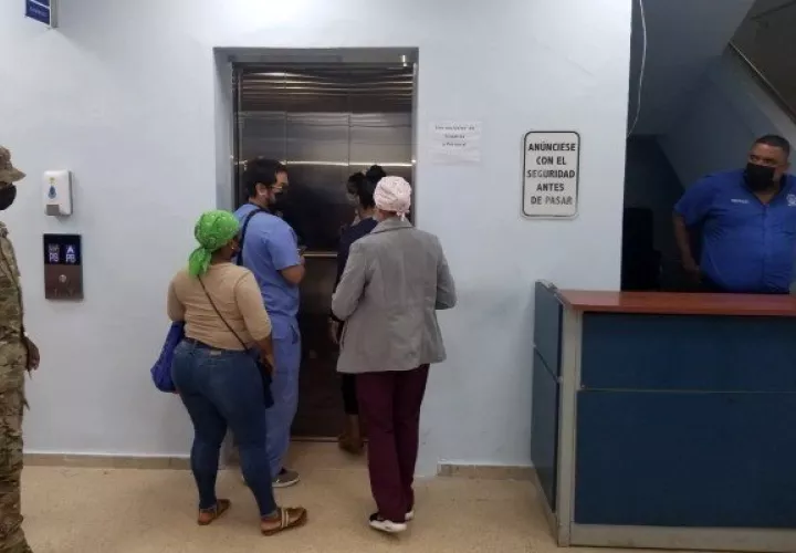 una vez estén funcionando los seis ascensores, el movimiento hacia los pisos superiores será más expedito.  