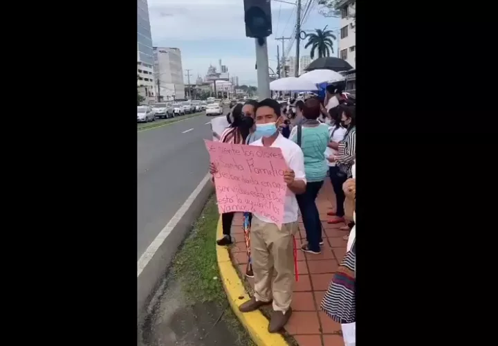 La comunidad educativa quiere respuestas.