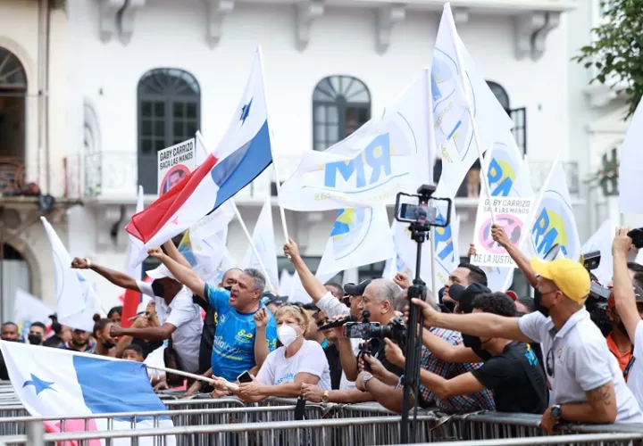 Solicitaron al Gobierno que se ponga a trabajar contra la inseguridad, el alto costo de la vida, el desempleo y de todos los problemas sociales.