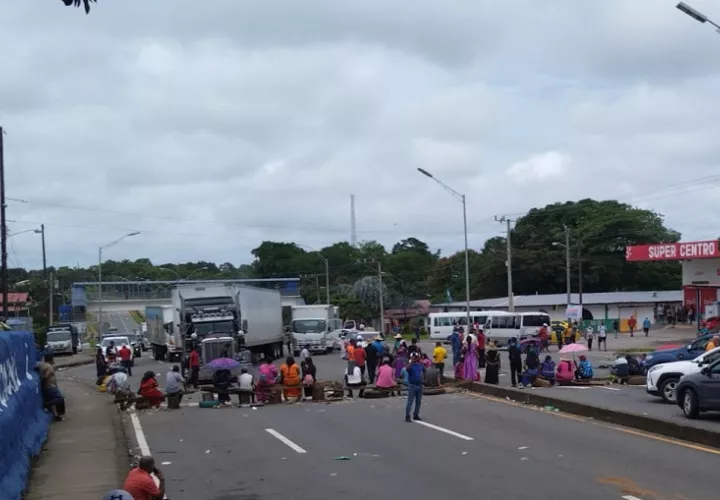 Los indígenas se mantienen firme en su solicitud de congelamiento del precio del combustible y rebajar los productos de la canasta básica.