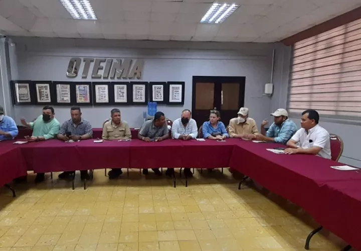 Representantes de los gremios que piden la apertura de las carreteras en Chiriquí.
